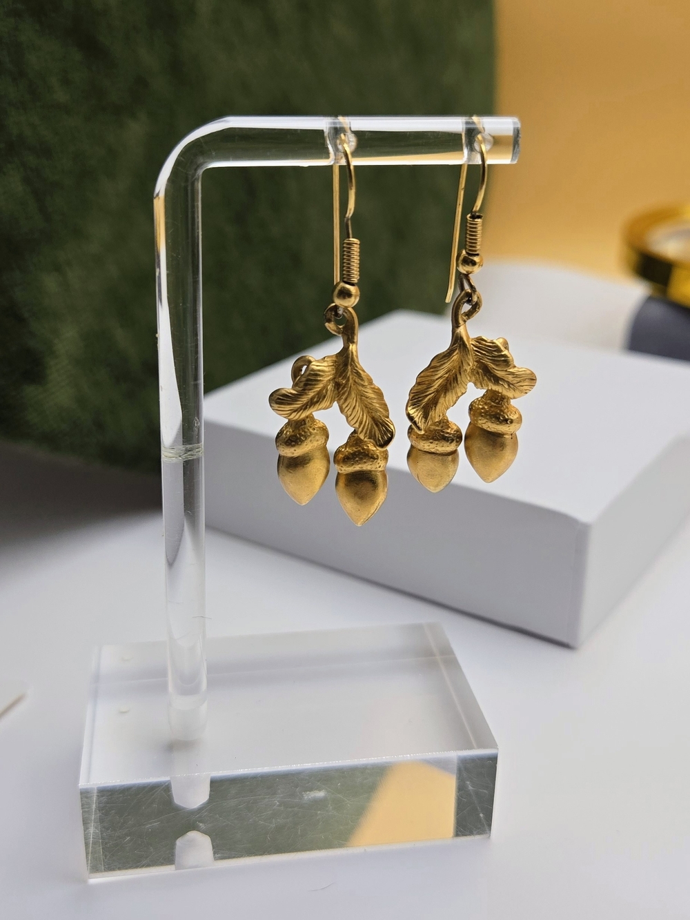 Monet Gold Acorn and Leaf Drop Earrings - Vintage Monet Earrings - Picture 12 of 16